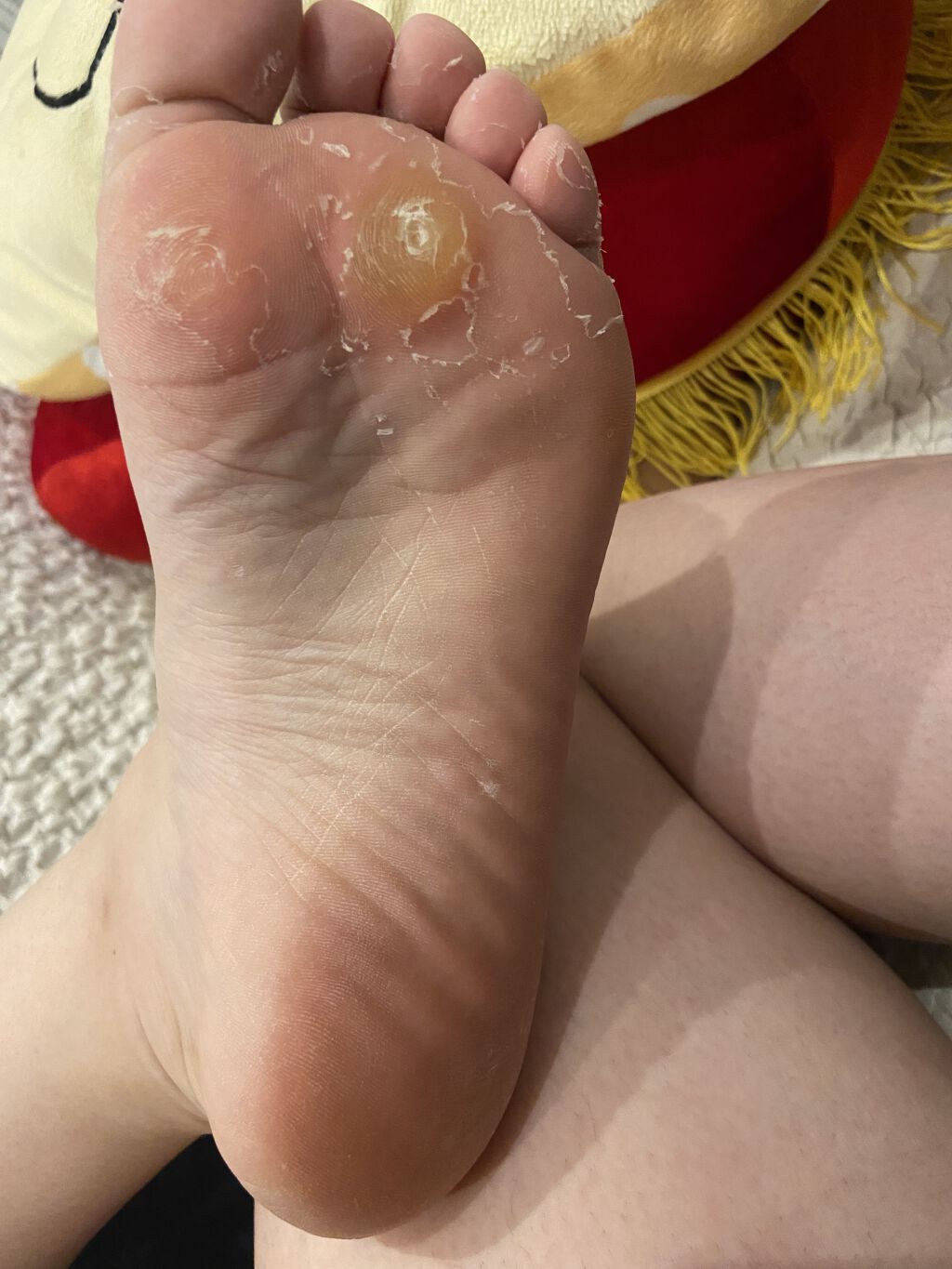 美容液から生まれた足裏角質ケア/スムースアウェイ/レッグ・フットケアを使ったクチコミ（2枚目）