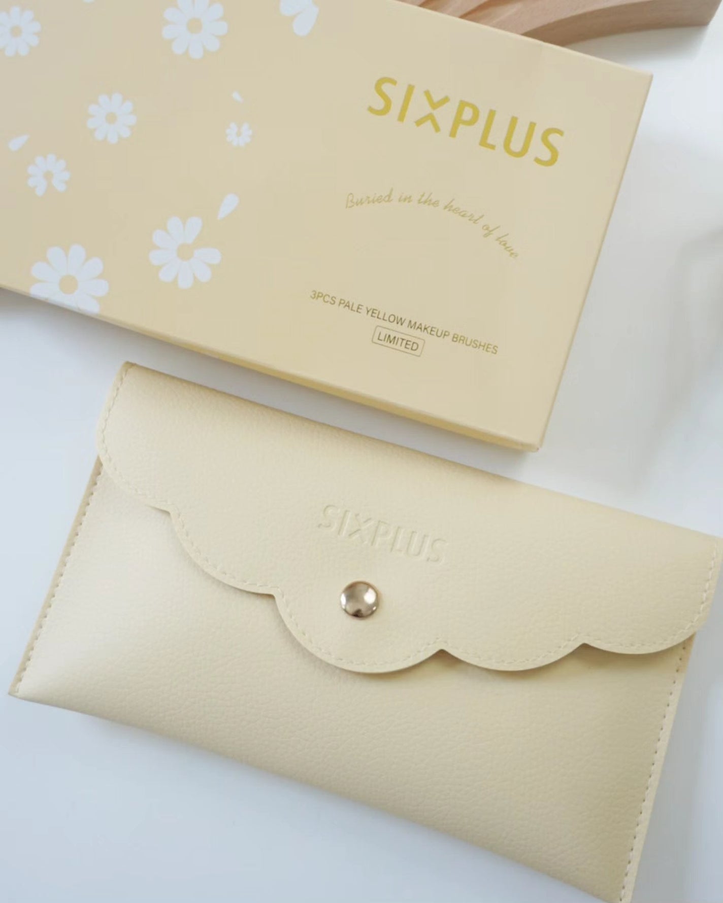 SIXPLUS ペイルイエローメイクブラシ3本セット -Daisyシリーズ/SIXPLUS/メイクブラシを使ったクチコミ(6枚目)