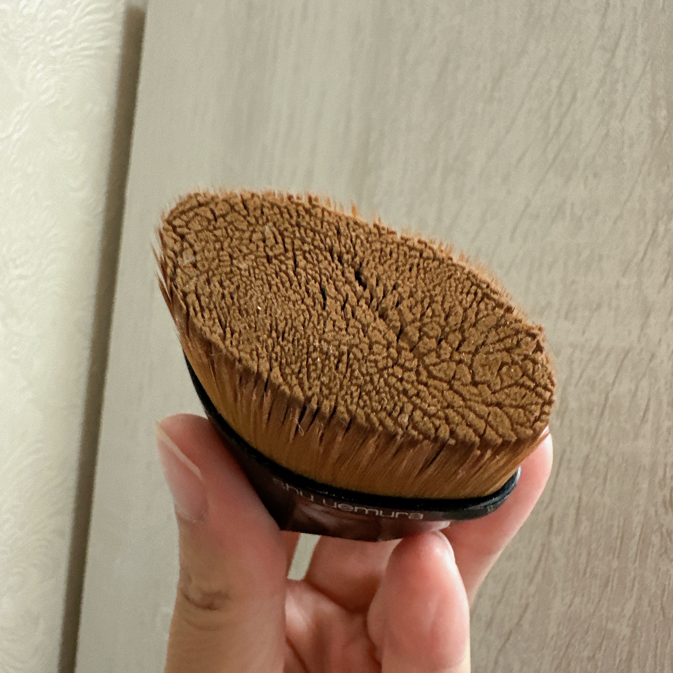 ペタル 55 ファンデーション ブラシ/shu uemura/メイクブラシを使ったクチコミ（2枚目）