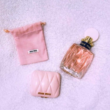 MIUMIU L'EAU ROSÉE EAU DE TOILETTE

去年の1月か2月ごろに予約して購入したもの。
万人ウケするTPOも季節も選ばないフレグランス。

パケも可愛いし、使ってて気分があ