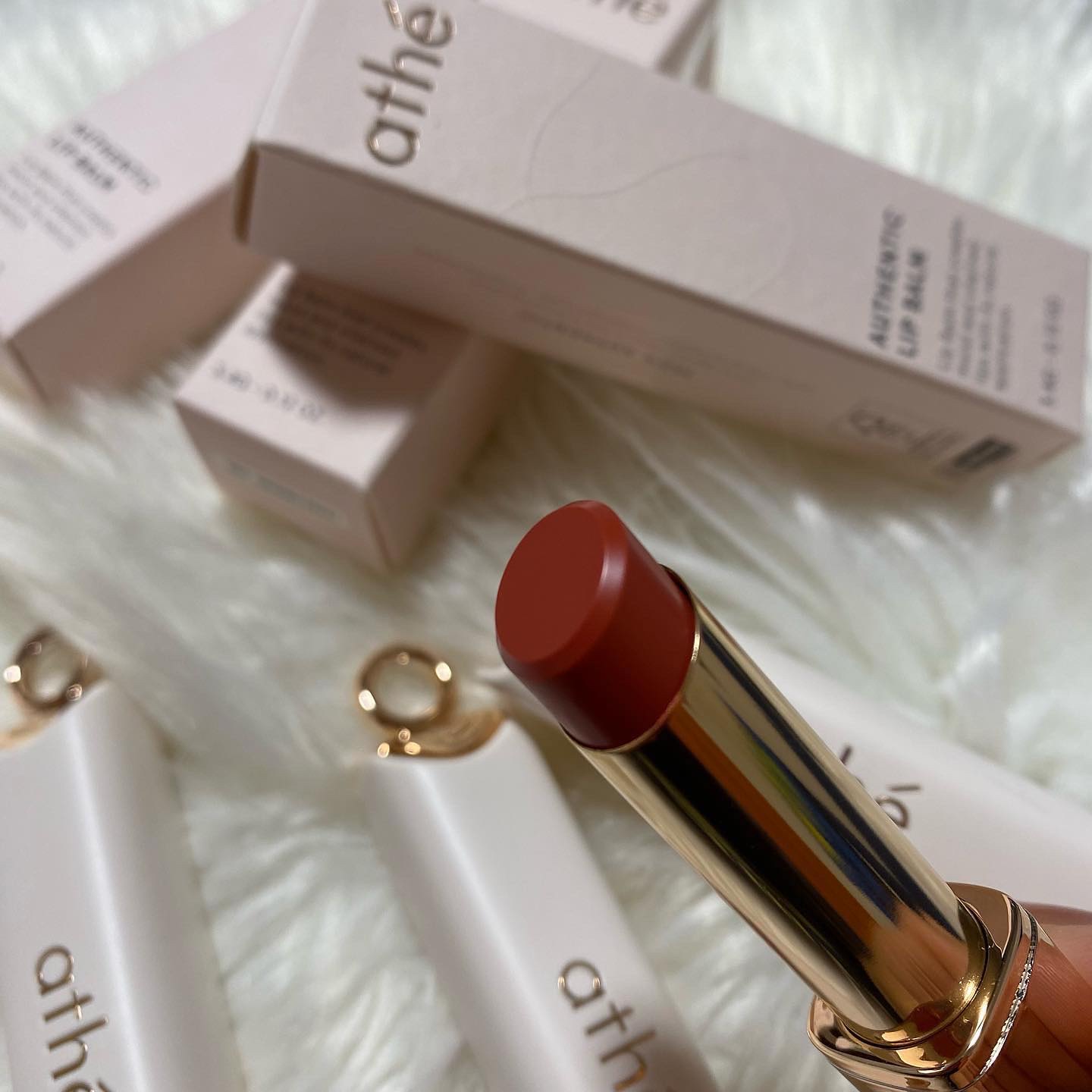 athe AUTHENTIC AIRY LIP BALM/athé/口紅を使ったクチコミ（2枚目）