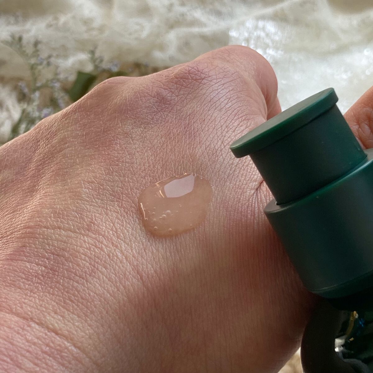 グリーンティーシード モイスト アイ＆フェイスボール/innisfree/美容液を使ったクチコミ（3枚目）