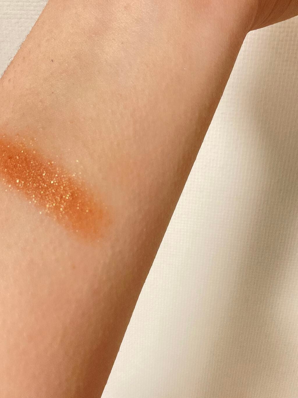 やん。 on LIPS 「《オレンジシャドウ☀︎》《単色で完成!?》今日はMAJOLIC..」(2枚目)