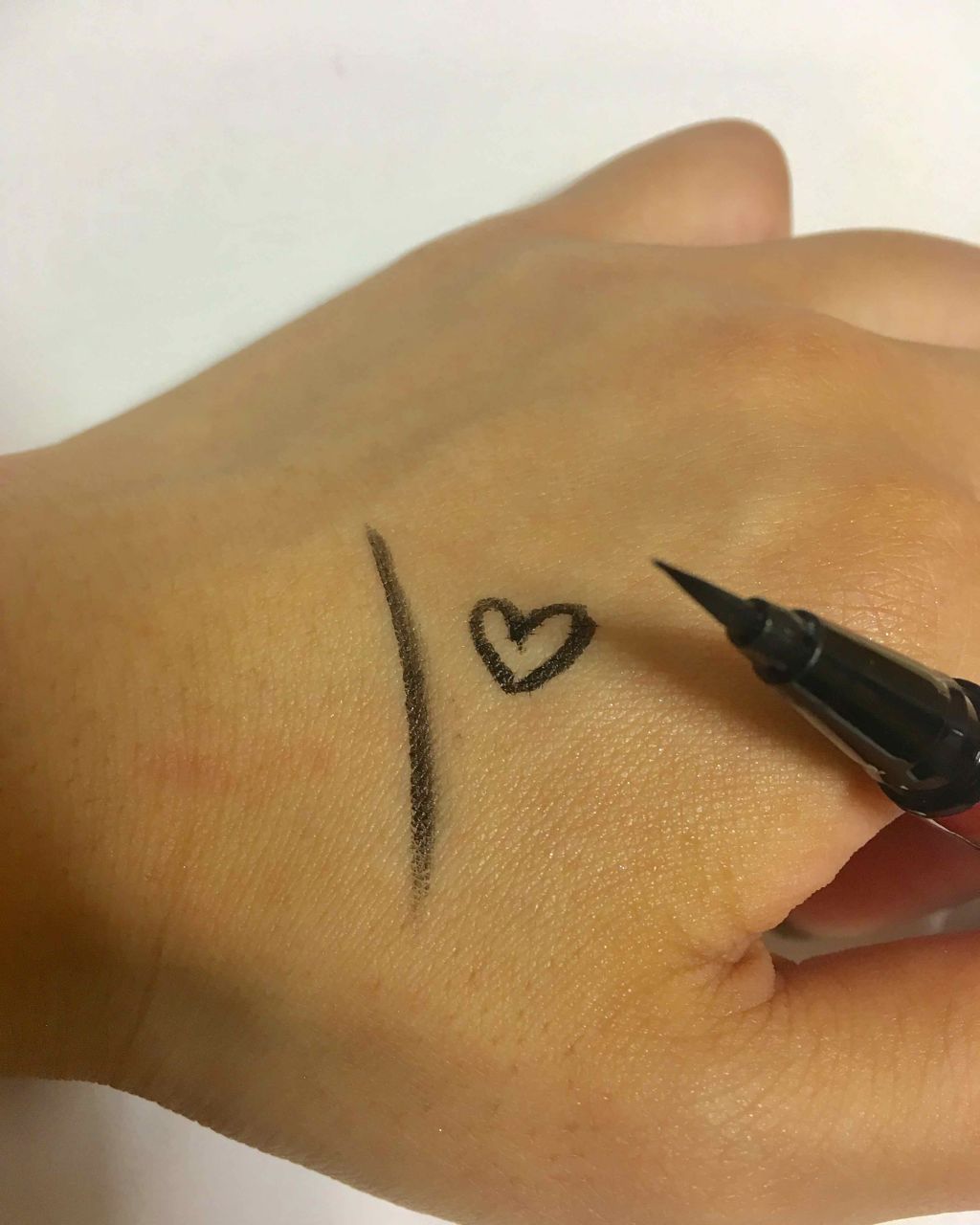 リキッドアイライナー ウォータープルーフ スーパーブラック/ドーリーウインク/リキッドアイライナーを使ったクチコミ(2枚目)