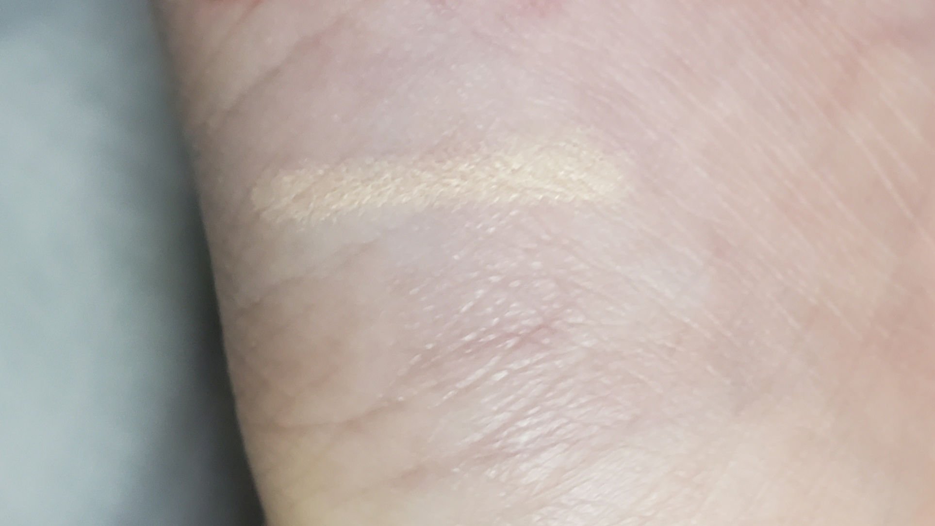 アイバッグコンシーラー 02 ピンクベージュ/キャンメイク/ペンシルコンシーラーを使ったクチコミ（3枚目）