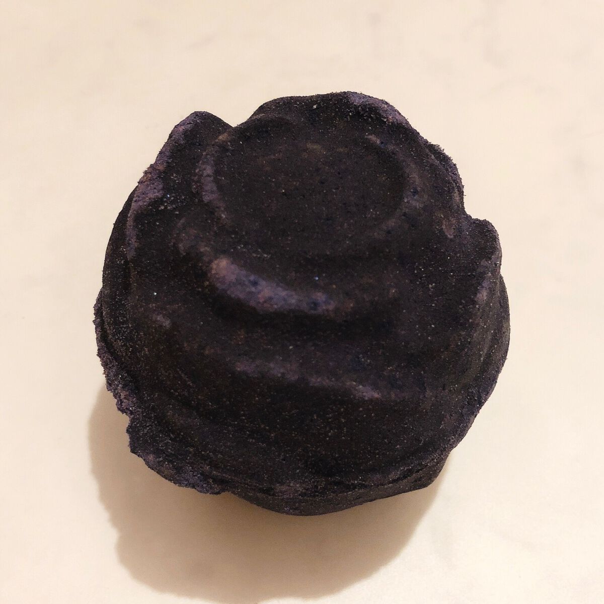 ブラックローズ ボム（バスボム）/ラッシュ/炭酸系入浴剤を使ったクチコミ（2枚目）