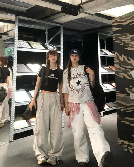 ひとみ on LIPS 「フレンドシップは素早いですが、とても楽しいです#コーデ#韓国コ..」(2枚目)