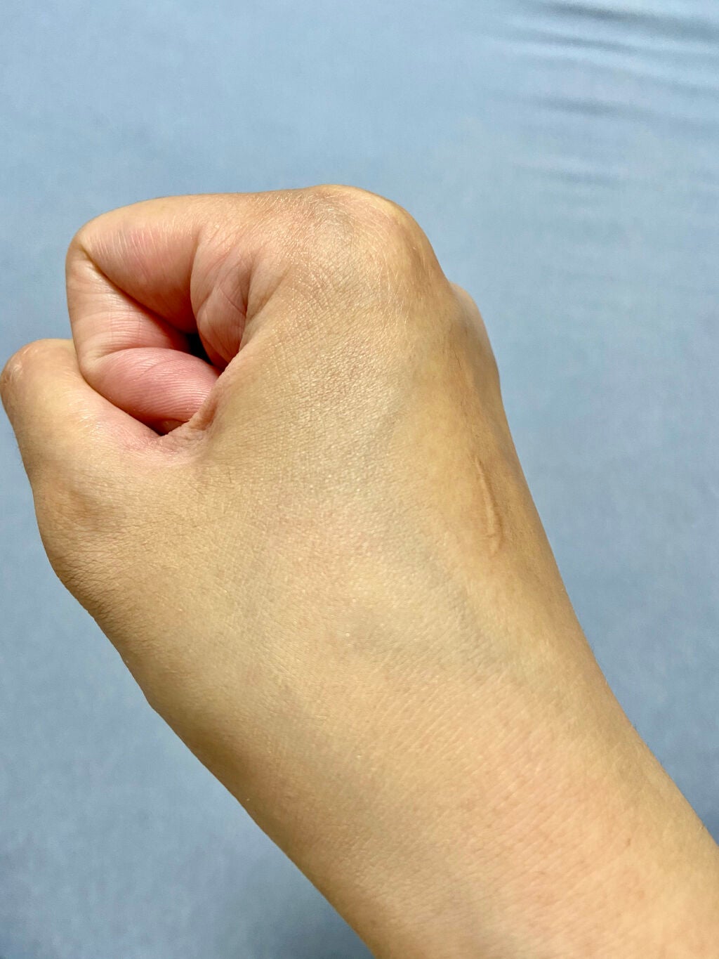 Skin Love Weightless Blur Foundation/BECCA/クリーム・エマルジョンファンデーションを使ったクチコミ(4枚目)