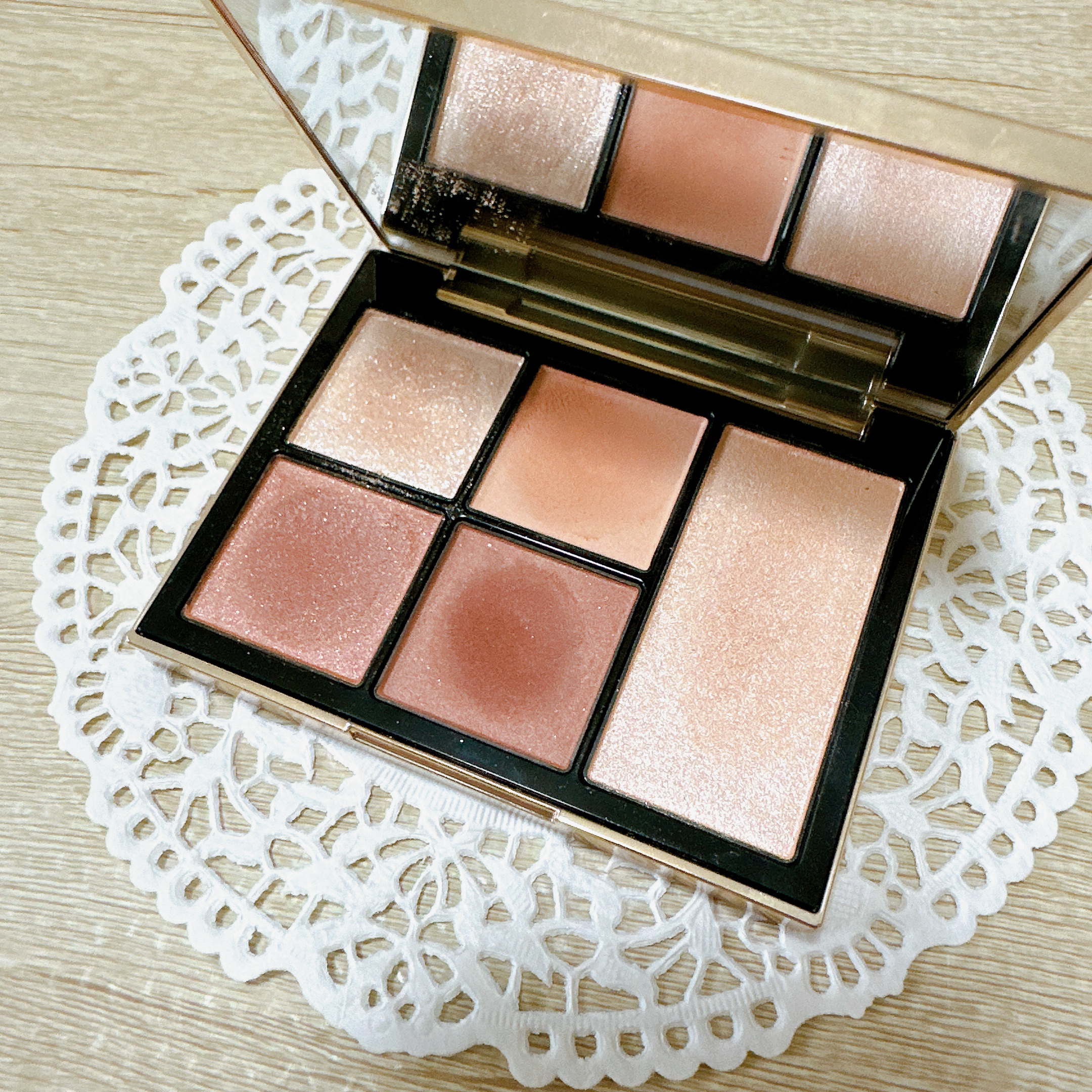 フェイス スタイリスト 01 Iconic Beige/SNIDEL BEAUTY/アイシャドウパレットを使ったクチコミ（2枚目）