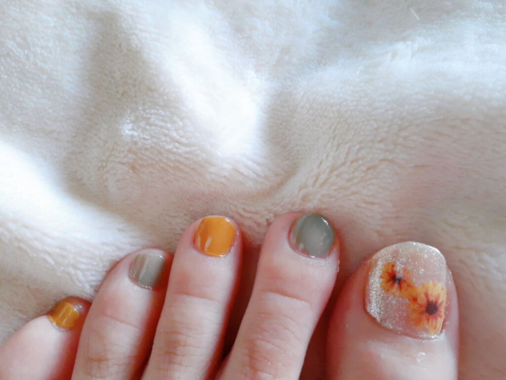 カラフルネイルズ/キャンメイク/マニキュアを使ったクチコミ(2枚目)