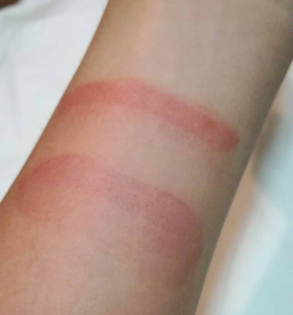 ディアダーリン ウォータージェルティント RD303(アップル)/ETUDE/リップティントを使ったクチコミ（3枚目）