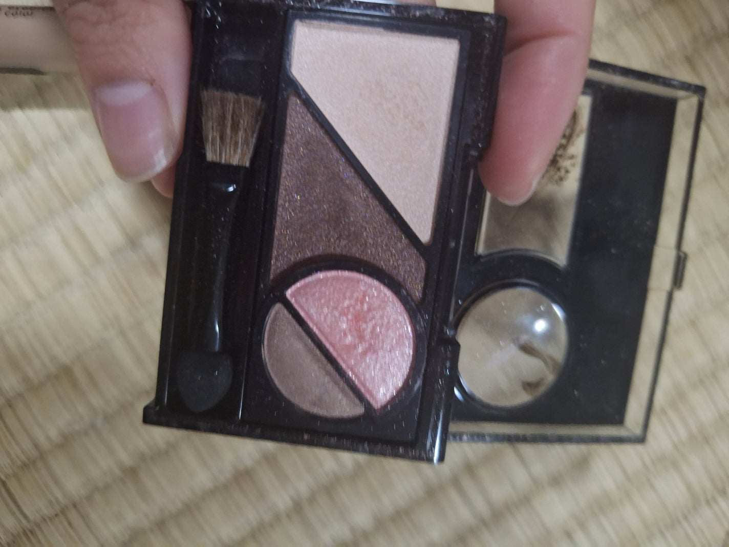 ケイト デザイニングアイブロウ3D/KATE/パウダーアイブロウを使ったクチコミ(4枚目)