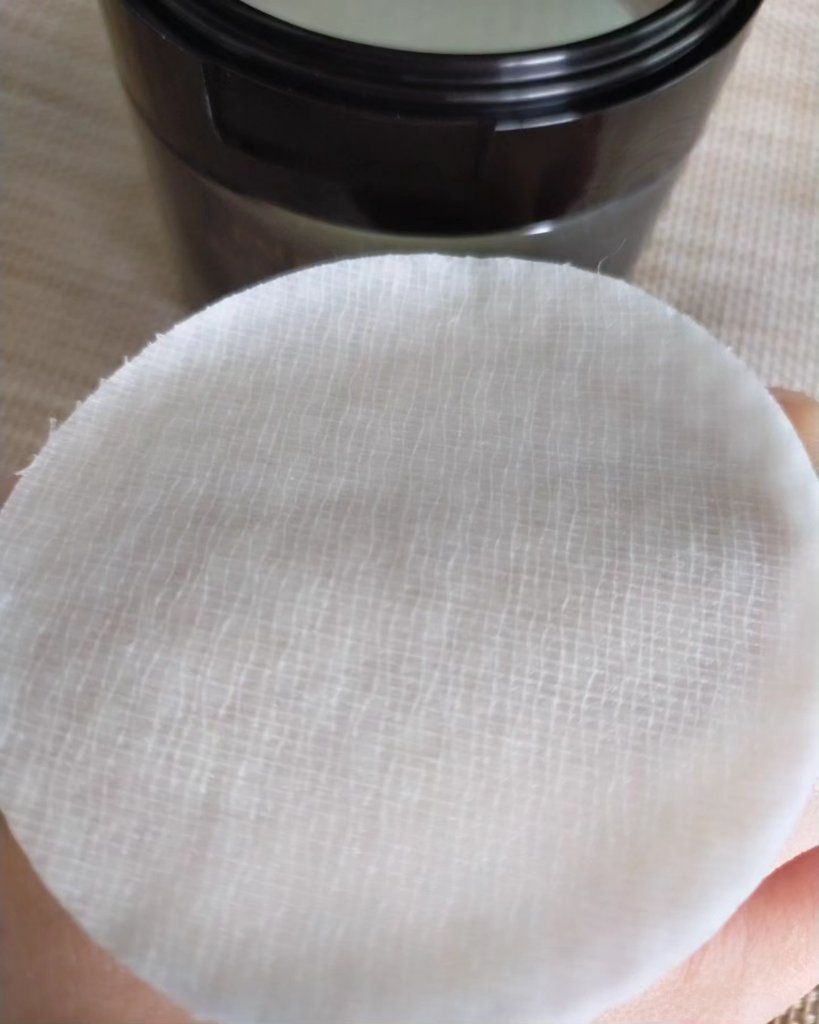 ブルーブライトピーリングパッド 180ml 40枚入り/EMROSÉ/トナーパッドを使ったクチコミ（2枚目）