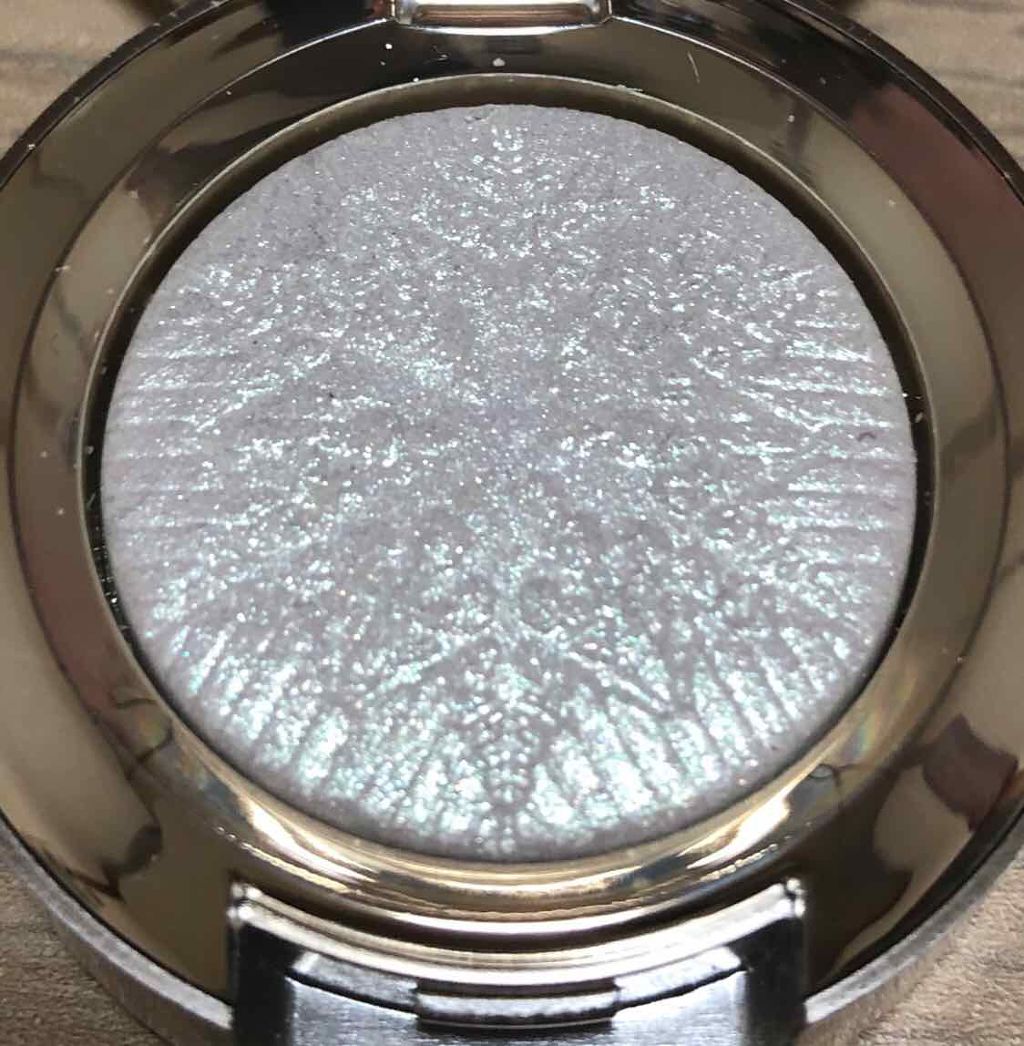 エクストラ ディメンション アイシャドウ フロストウィンクト/M・A・C/単色アイシャドウを使ったクチコミ（2枚目）