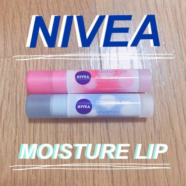 こんにちは☺︎ 

今回は私が5年以上も愛用しているリップ、
NIVEA「モイスチャーリップ ウォータータイプ」について書かせていただきます！
水色は無香料、桃色はフルティーハニーの香りです。

私は唇