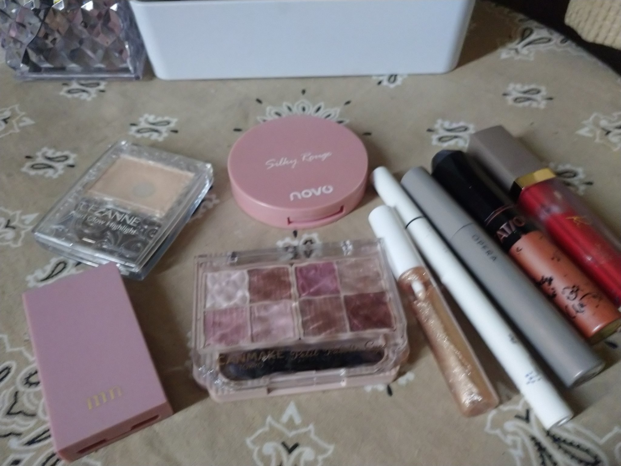 アイデイト ラメライナー 03 ベージュシュガー/IDATE/リキッドアイシャドウを使ったクチコミ（2枚目）