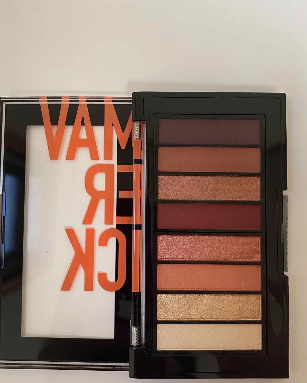 なっちゃん on LIPS 「今回初めてレブロンのアイシャドウを買いました。アイシャドウの種..」(2枚目)