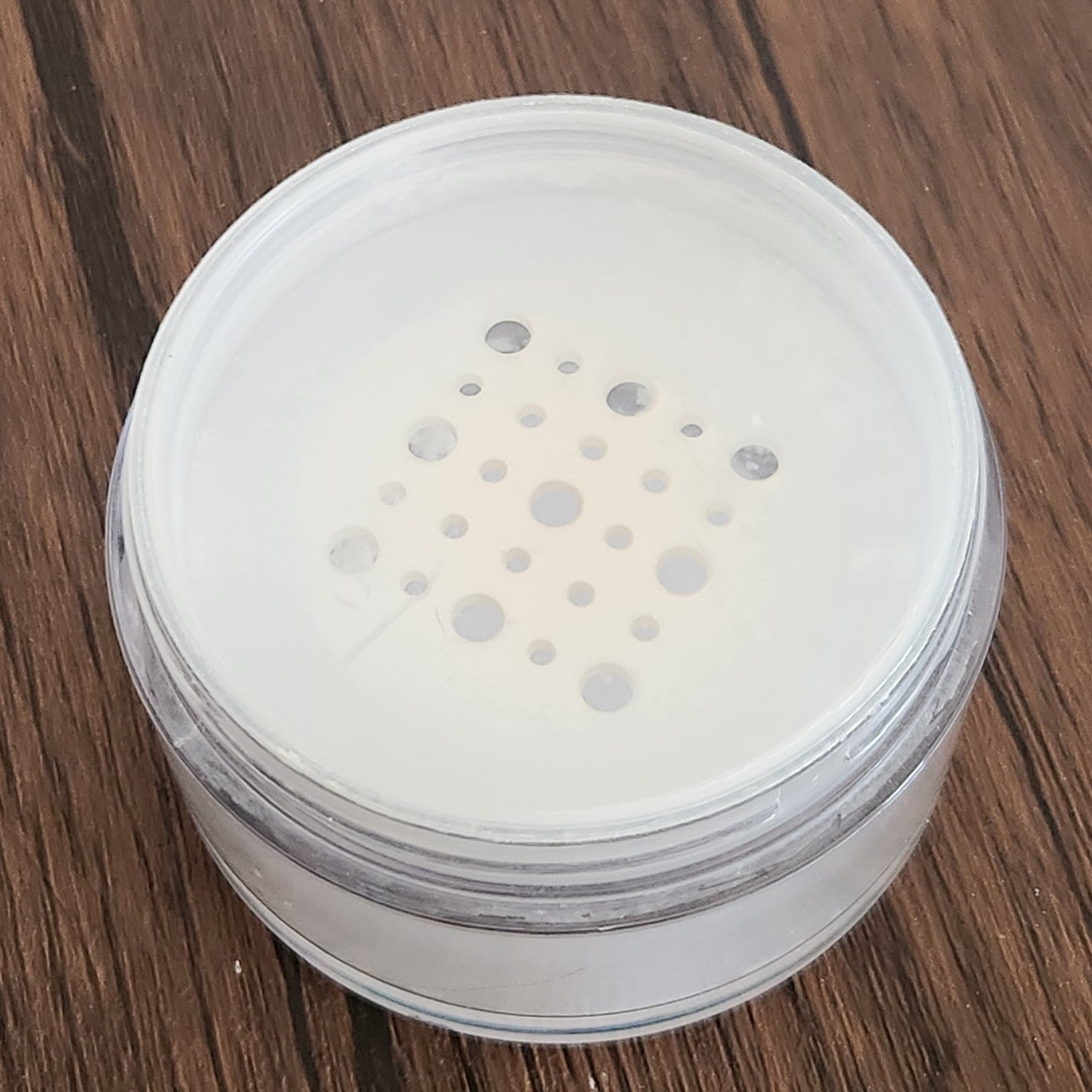 チャコット フィニッシングパウダー モイスト/チャコット・コスメティクス/ルースパウダーを使ったクチコミ(2枚目)