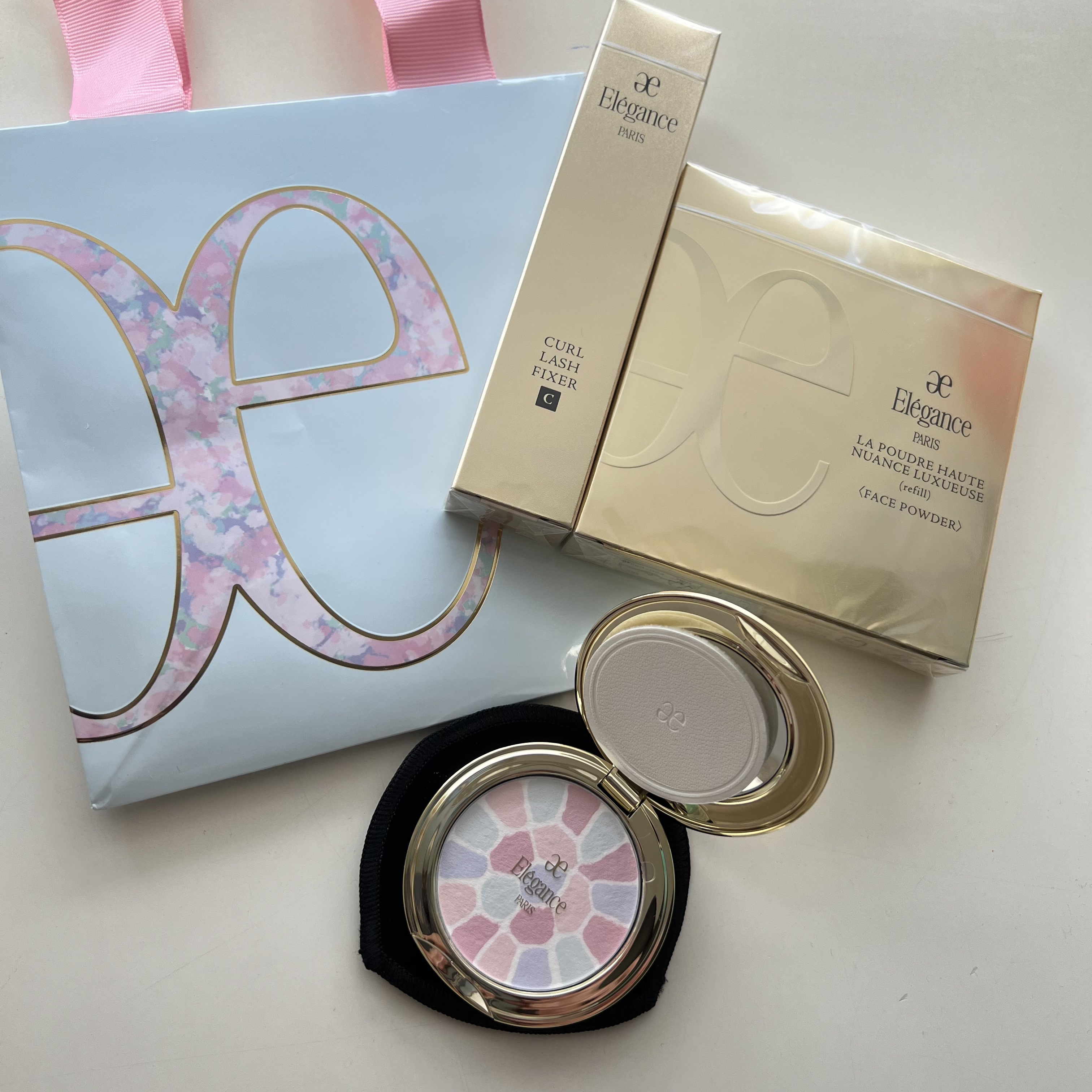 エレガンス ラ プードル オートニュアンス リクスィーズ/Elégance/プレストパウダーを使ったクチコミ（1枚目）