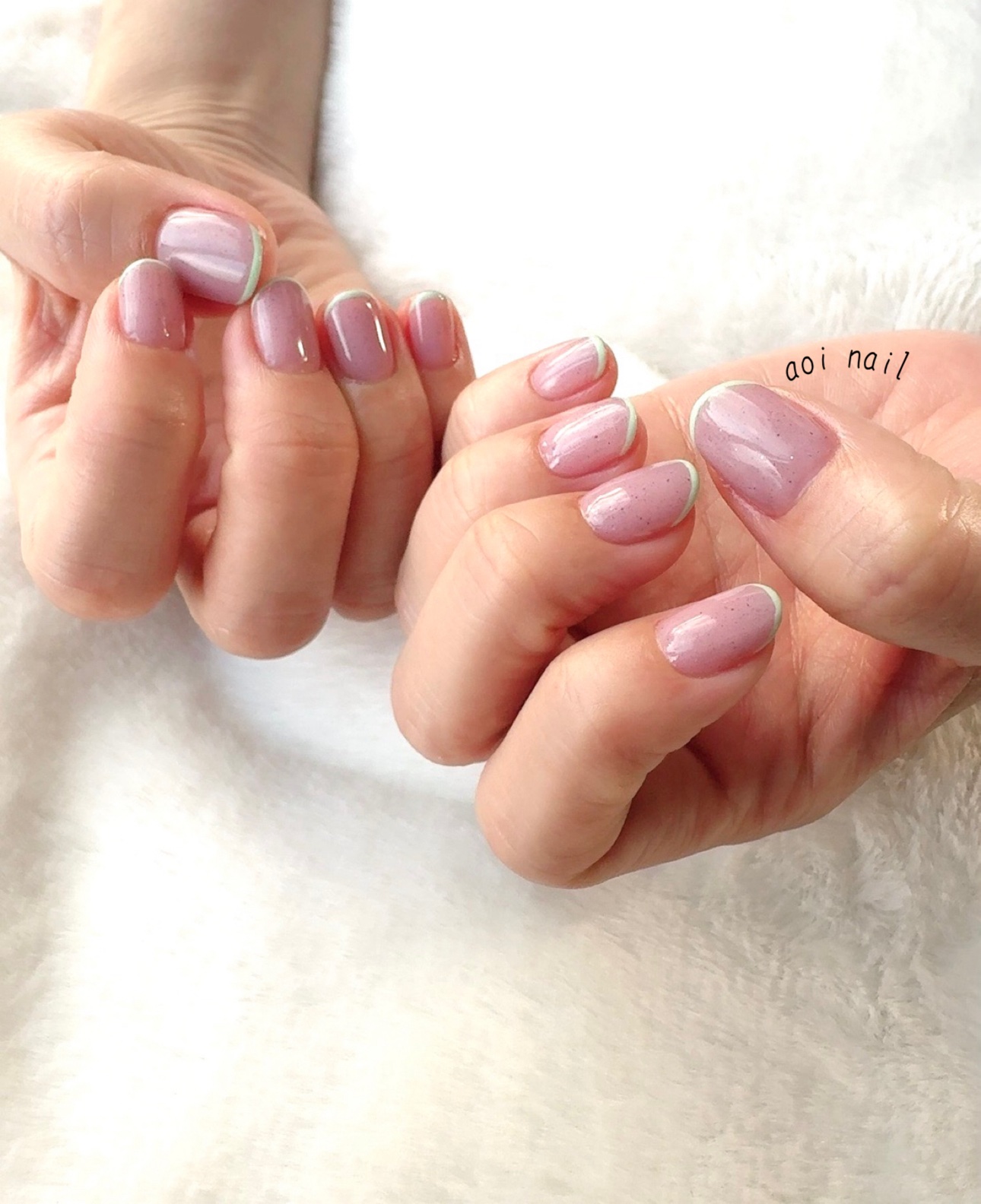 サンドネイル💅


ネイルチェンジしてきたよ♪
今回は白フレンチネイルにするって決めてたのに担当のネイリストさんがしてるネイルが可愛くて真似っこしちゃいました☺️💕💕

ラベンダーカラーのサンドネイルにミントカラーのフレンチがめちゃく