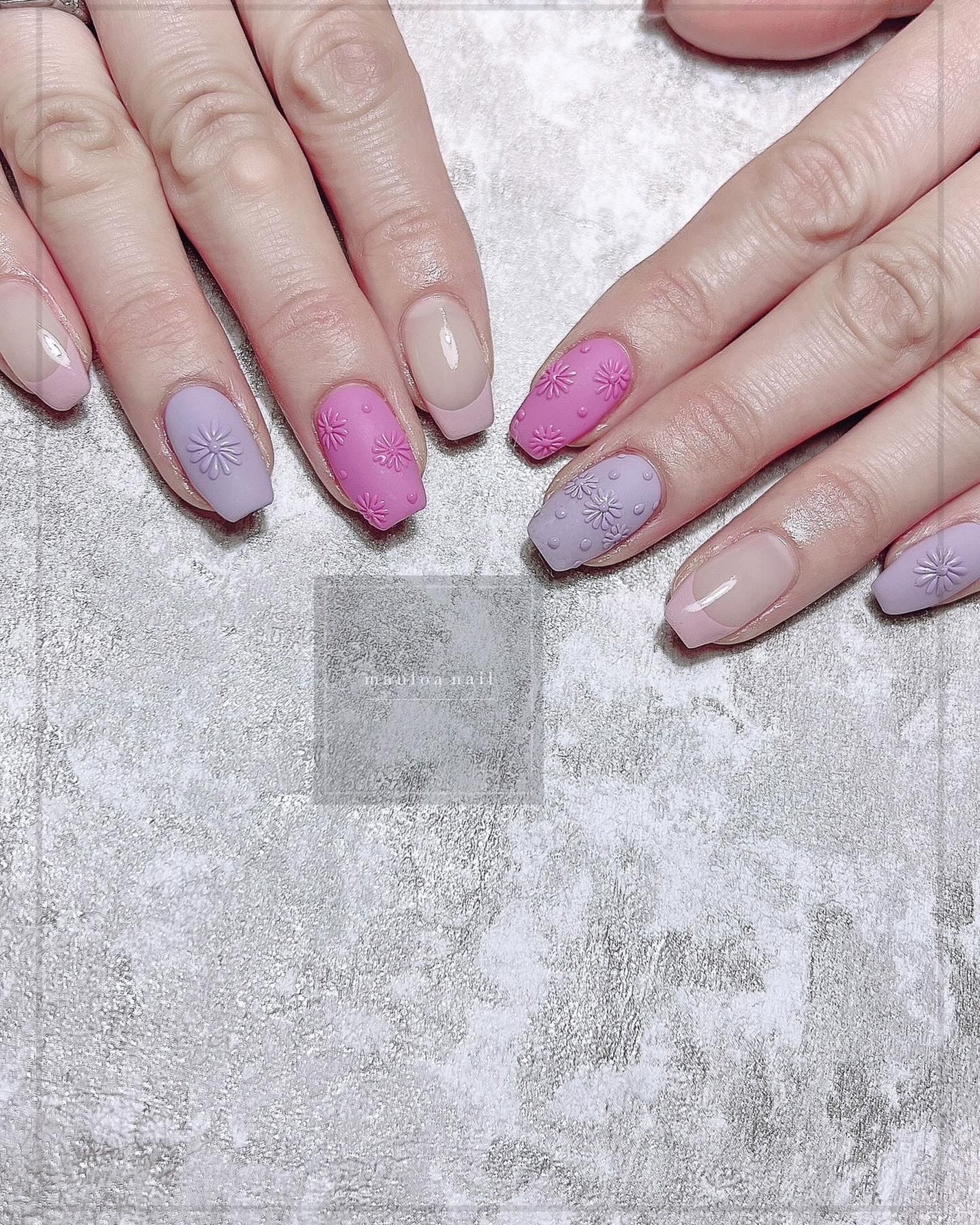 mauloa_nail on LIPS 「・🌼🌼🌼・ネイルやり方動画fantistにて多数更新してます☺..」(1枚目)