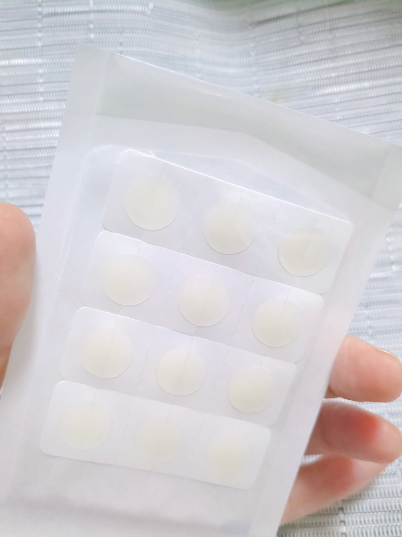 Angelab クリアパッチのクチコミ「ニキビから吹き出物といわれる年齢になったけど
でもときどきできるんです、吹き出物
なるべく触ら.....」（3枚目）