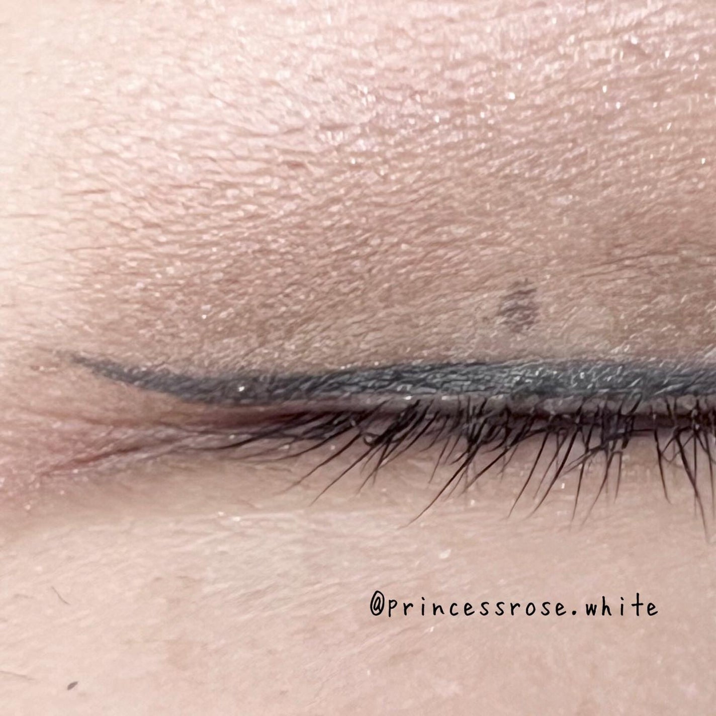 シルキーリキッドアイライナーWP/D-UP/リキッドアイライナーを使ったクチコミ(5枚目)