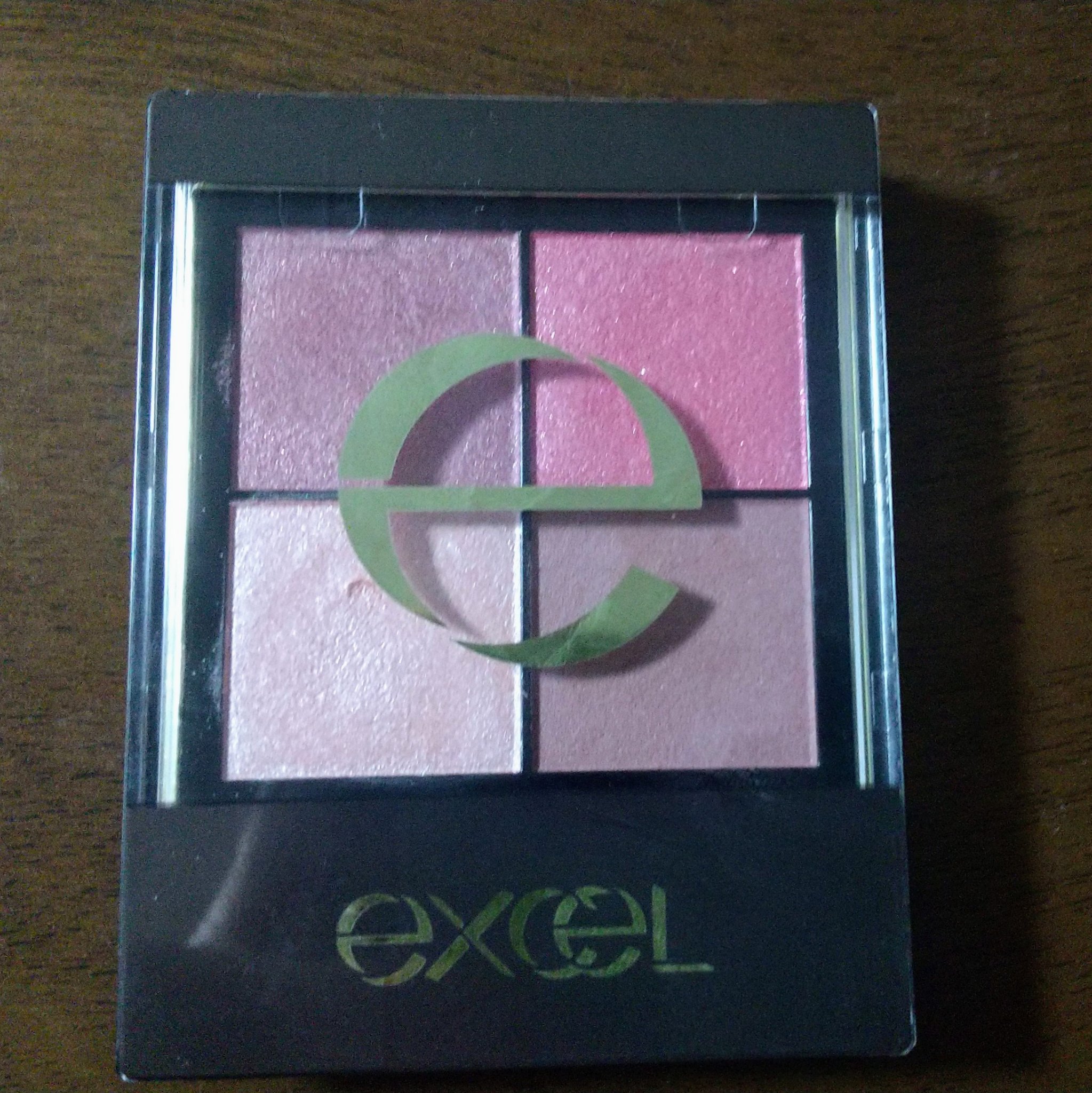 リアルクローズシャドウ/excel/アイシャドウパレットを使ったクチコミ（1枚目）