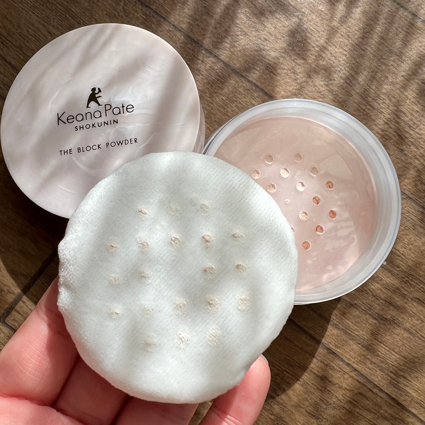 毛穴パテ職人 毛穴崩れブロックパウダー/毛穴パテ職人/ルースパウダーを使ったクチコミ(2枚目)
