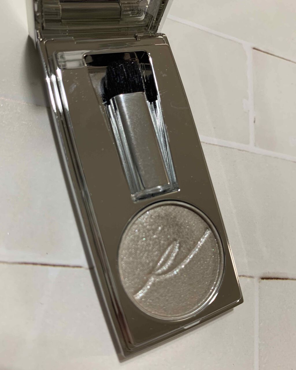 カラーユアルックアイズ/RMK/単色アイシャドウを使ったクチコミ（2枚目）