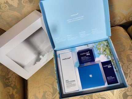 mcgroupakiko on LIPS 「昨晩旅から帰宅しますと一足お先に届いていました〜。待ちに待った..」(4枚目)