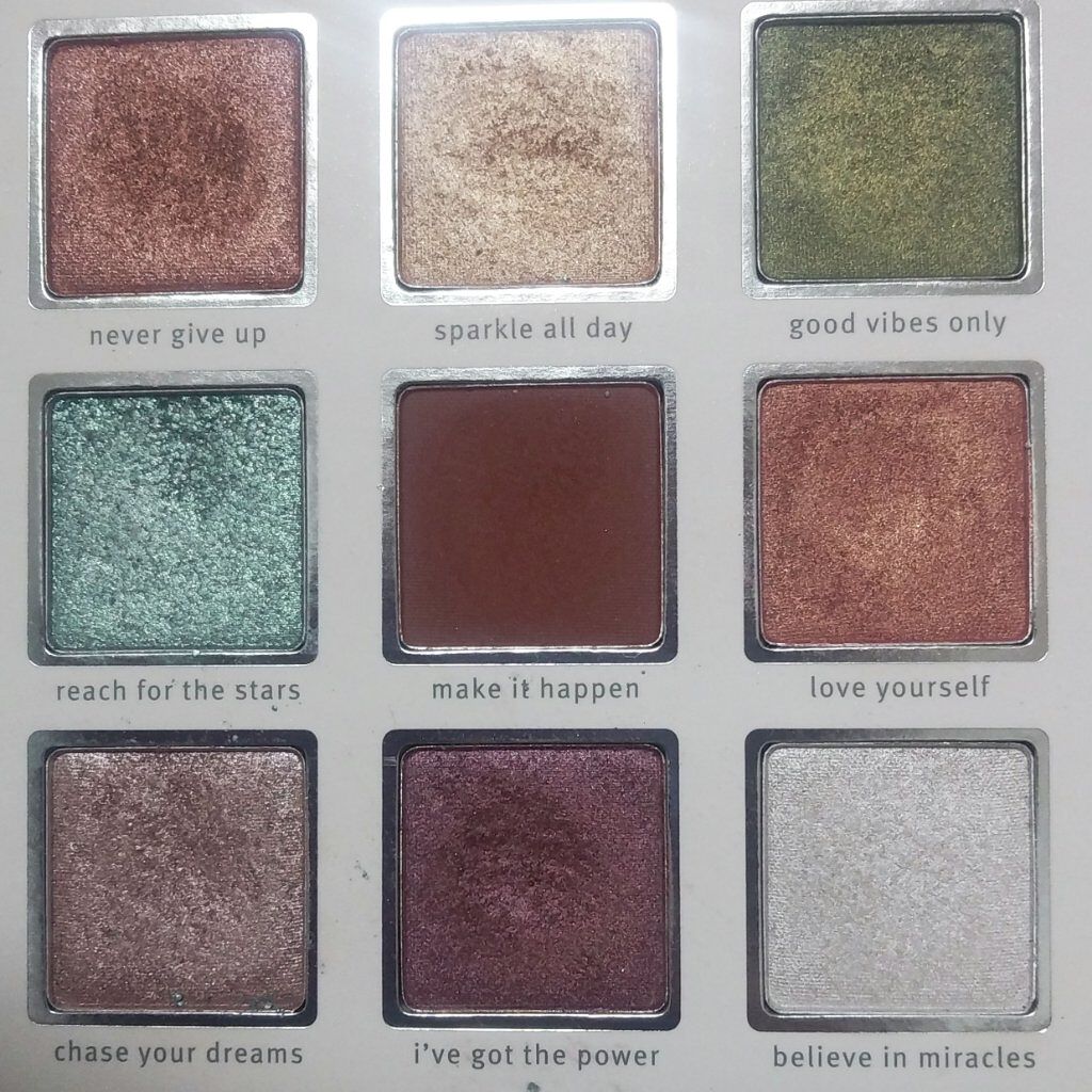 クリスタルパワー/essence/アイシャドウパレットを使ったクチコミ（3枚目）