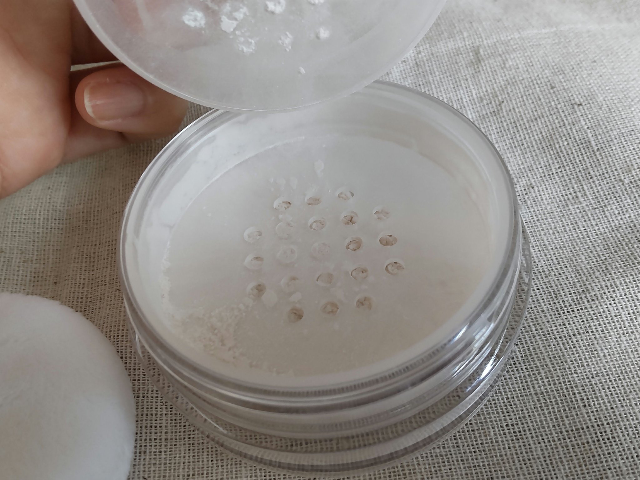 うるふわ仕上げパウダー/CEZANNE/ルースパウダーを使ったクチコミ（3枚目）