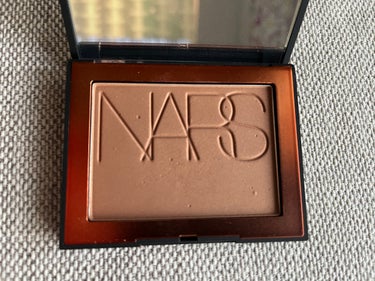 ブロンズパウダー/NARS/プレストパウダーを使ったクチコミ（2枚目）