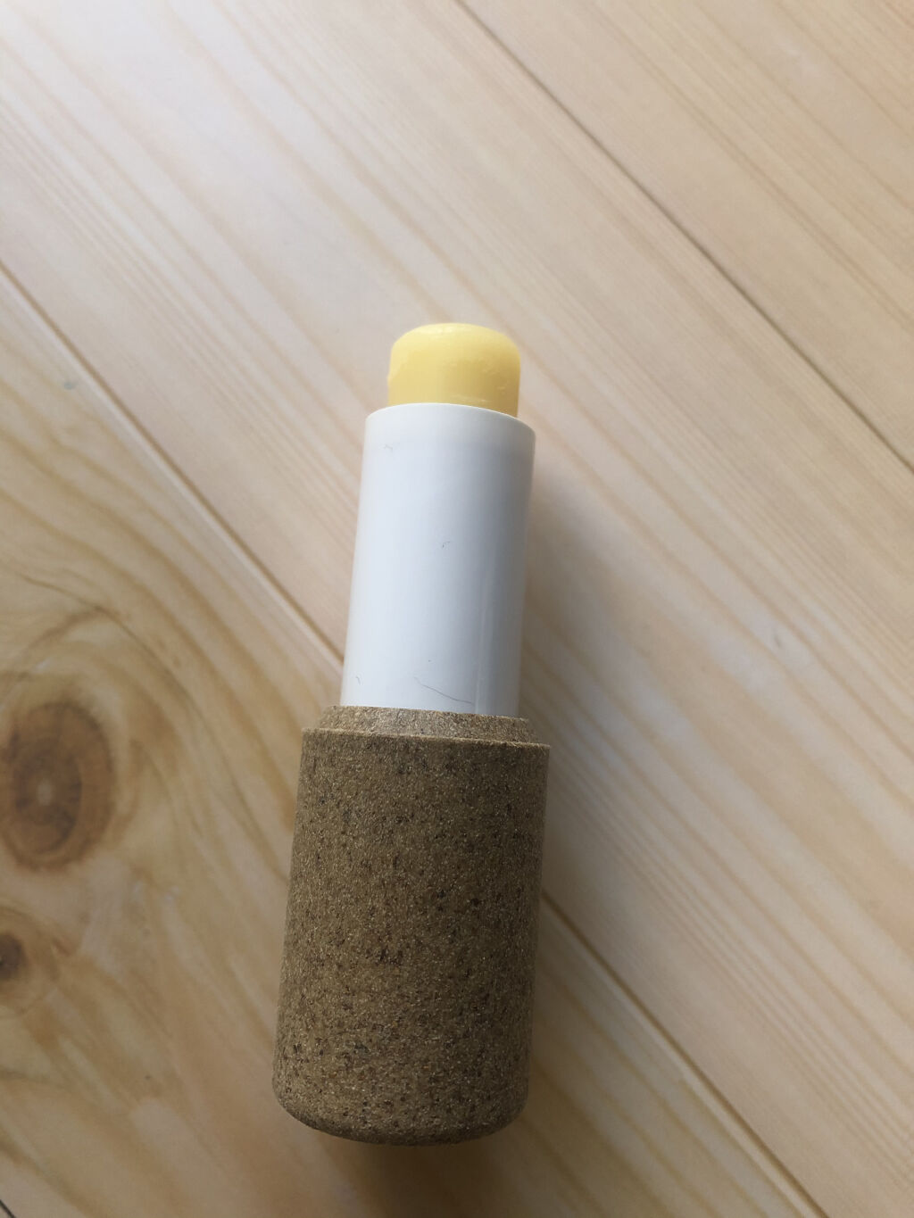 オーガニック リップバーム スイートアーモンドの香り/クナイプ/リップケアを使ったクチコミ（2枚目）