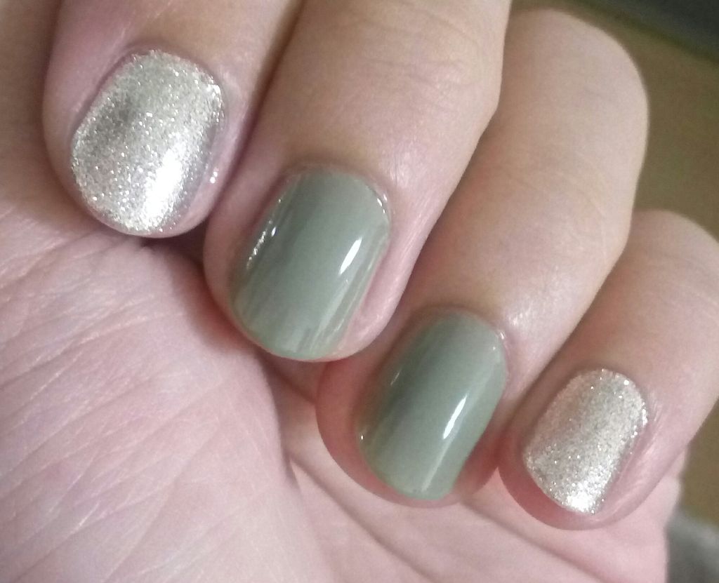 カラフルネイルズ/キャンメイク/マニキュアを使ったクチコミ(2枚目)