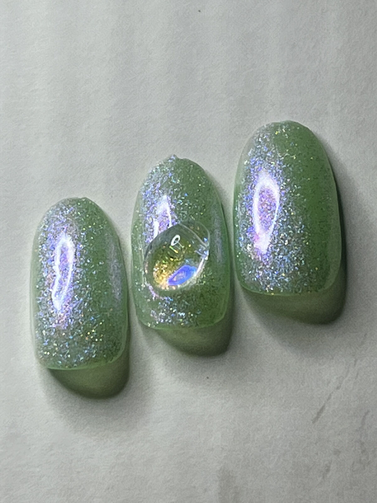 フェアリーダストパウダーオーロラピーコック/キャンドゥ/ネイルシールを使ったクチコミ（2枚目）