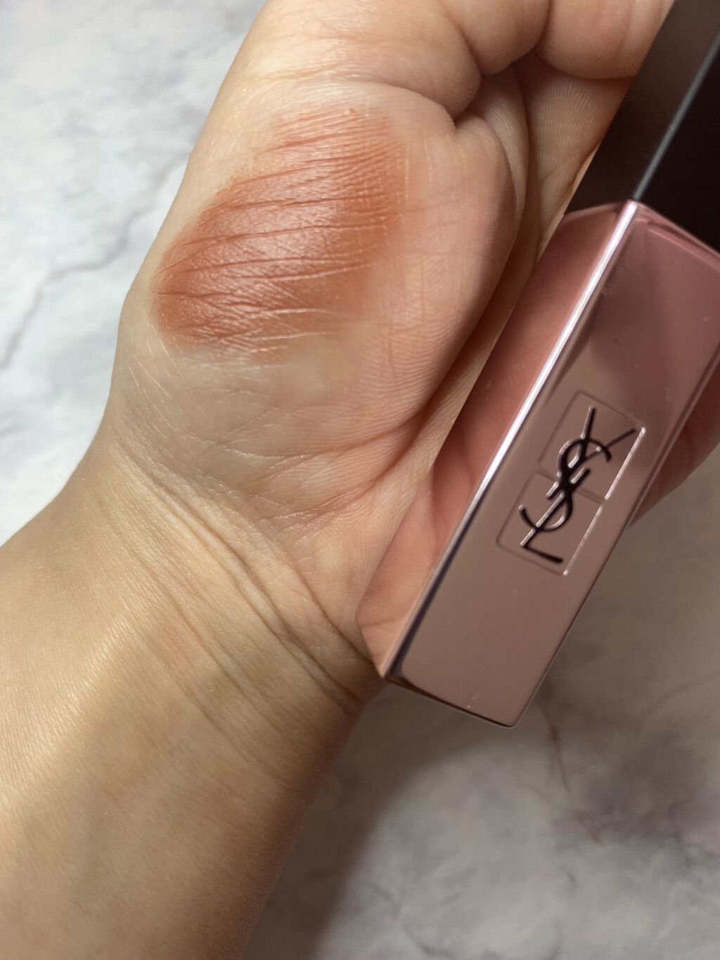 ルージュ ピュールクチュール ザ スリム グロウマット No.209 ファーティヴ キャラメル/YVES SAINT LAURENT BEAUTE/口紅を使ったクチコミ（2枚目）