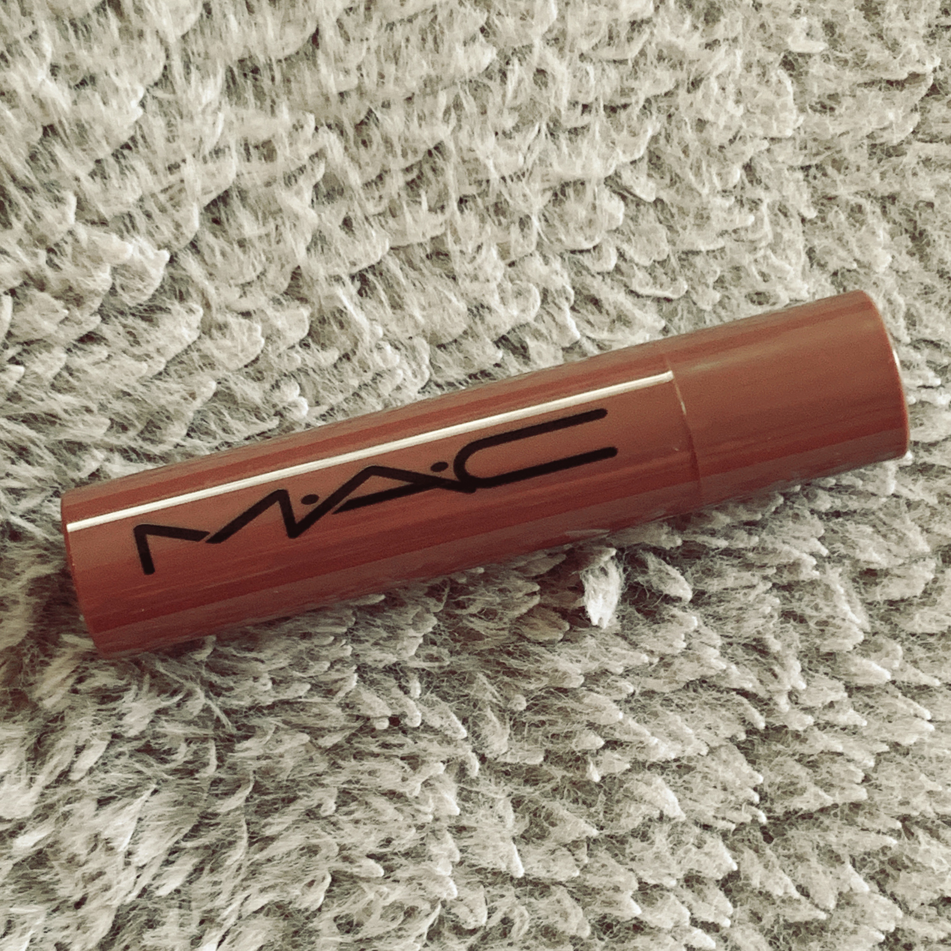 スクワート プランピング グロス スティック シミュレーション/M・A・C/リップバームを使ったクチコミ（2枚目）