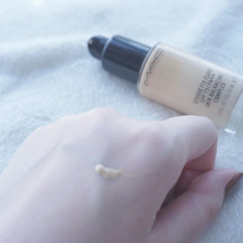 スタジオフィックス フルイッド SPF 15/M・A・C/リキッドファンデーションを使ったクチコミ（2枚目）
