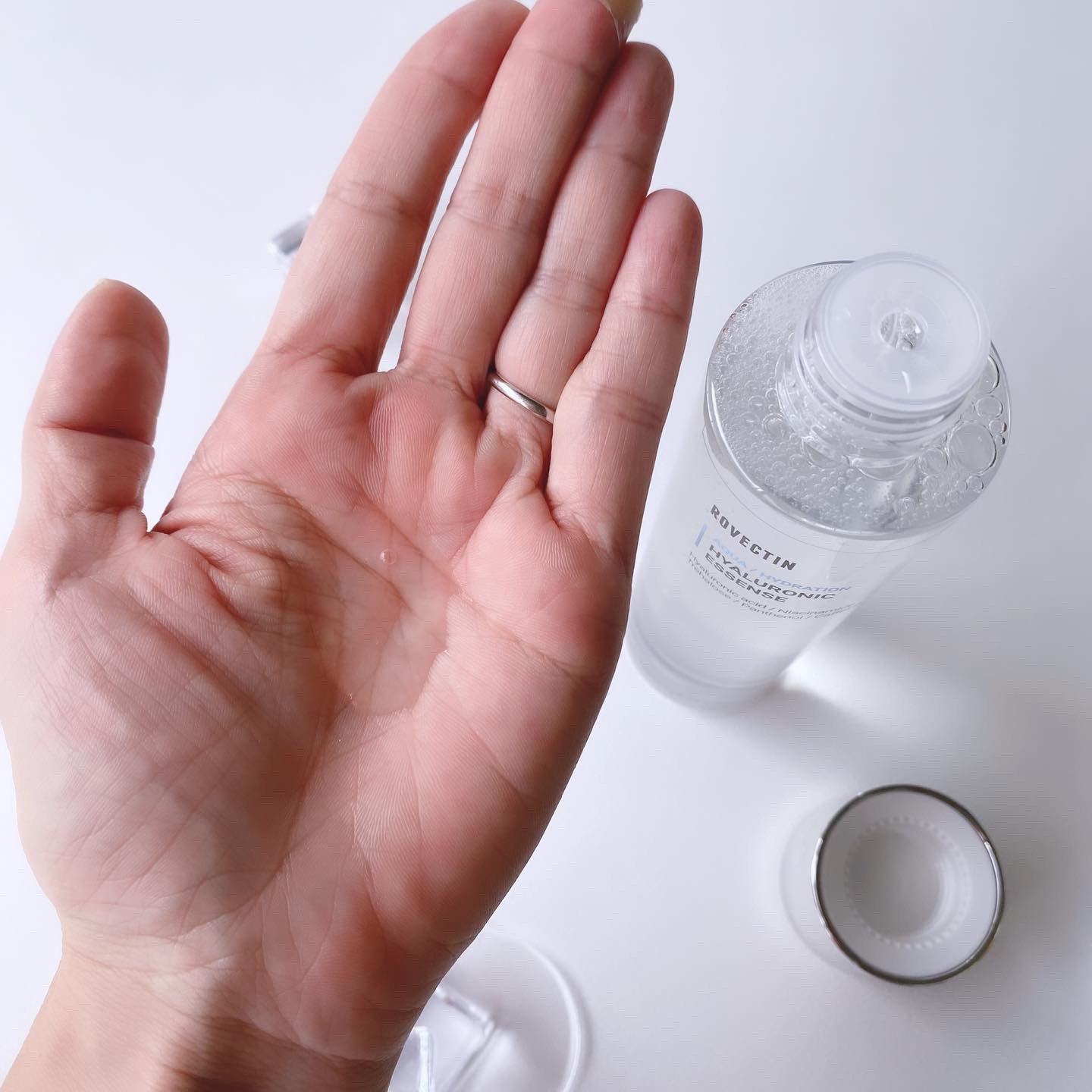 アクアヒアルロニックエッセンス/ロベクチン/化粧水を使ったクチコミ（2枚目）