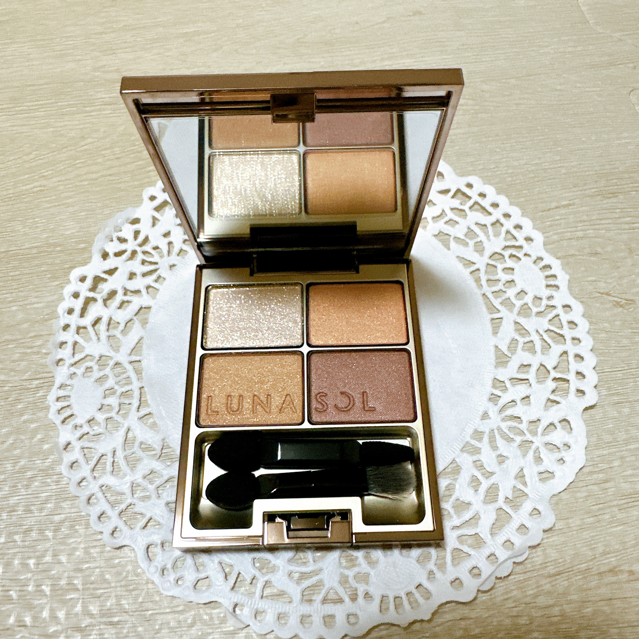 スキンモデリングアイズ/LUNASOL/アイシャドウパレットを使ったクチコミ（2枚目）