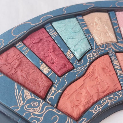 洛神賦アイシャドウパレット/花西子/マルチパレットを使ったクチコミ(4枚目)