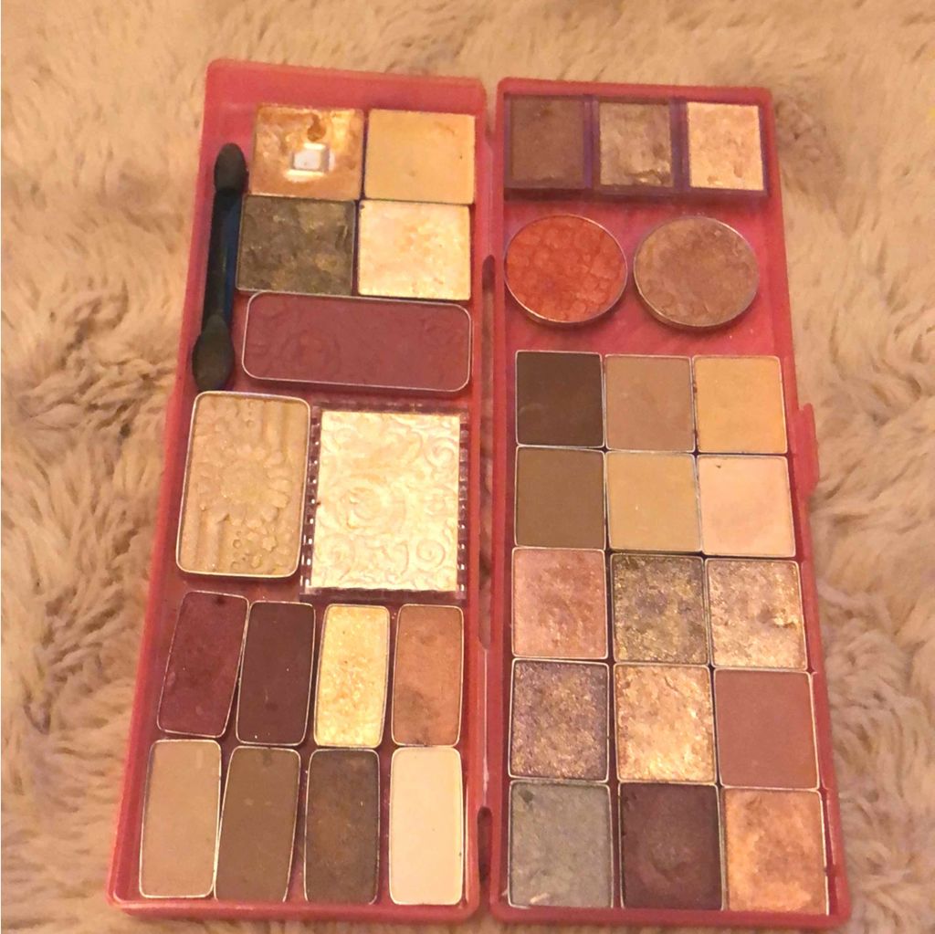 シャドーカスタマイズ/MAJOLICA MAJORCA/単色アイシャドウを使ったクチコミ（1枚目）