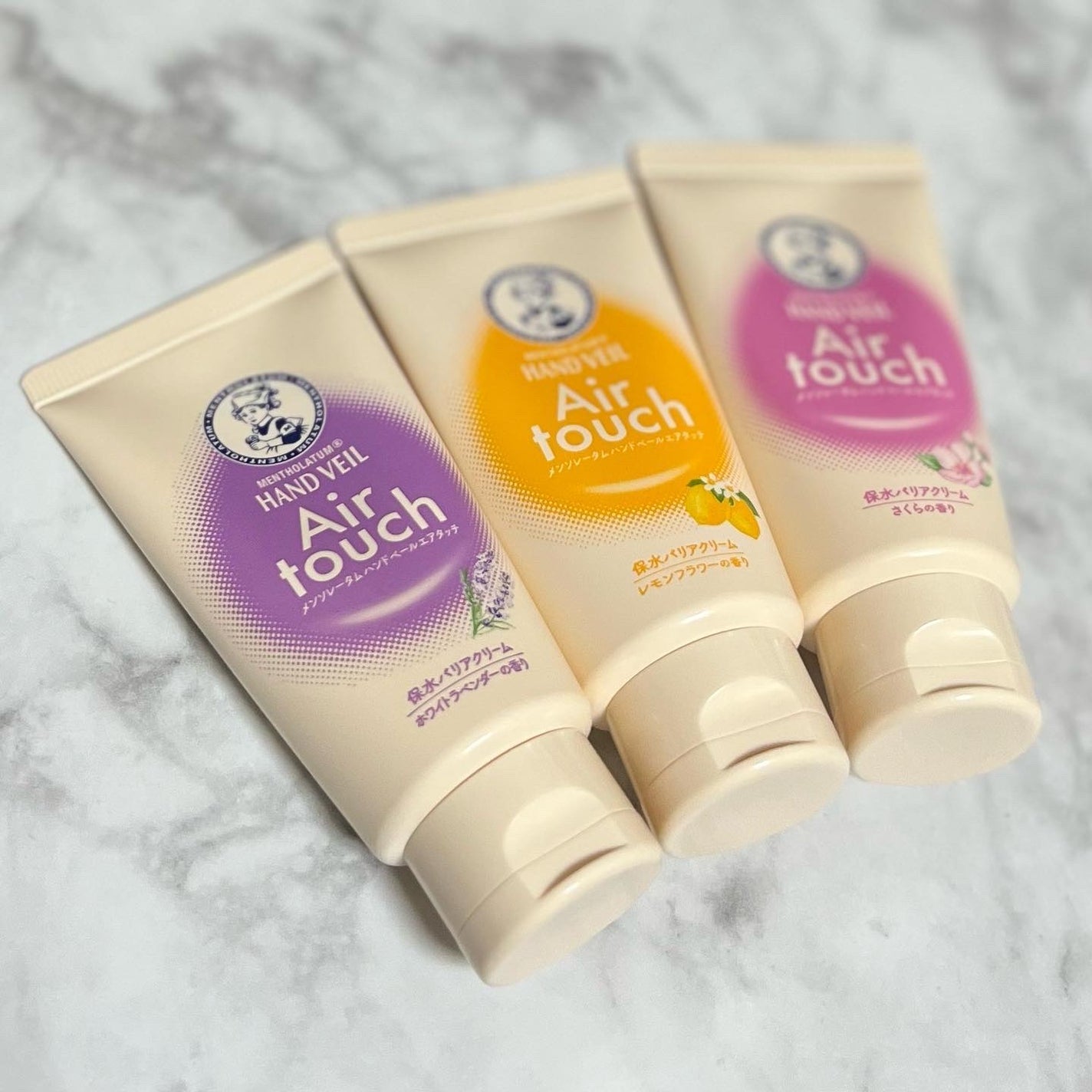 ハンドベールエアタッチ レモンフラワーの香り/メンソレータム/ハンドクリームを使ったクチコミ(3枚目)
