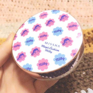 MISSHA ライティング トーン アップ ベースのクチコミ「

か、かわいい…((((　’ω’　))))

と思って、即買い。笑

ミシャのクッションの下.....」（1枚目）