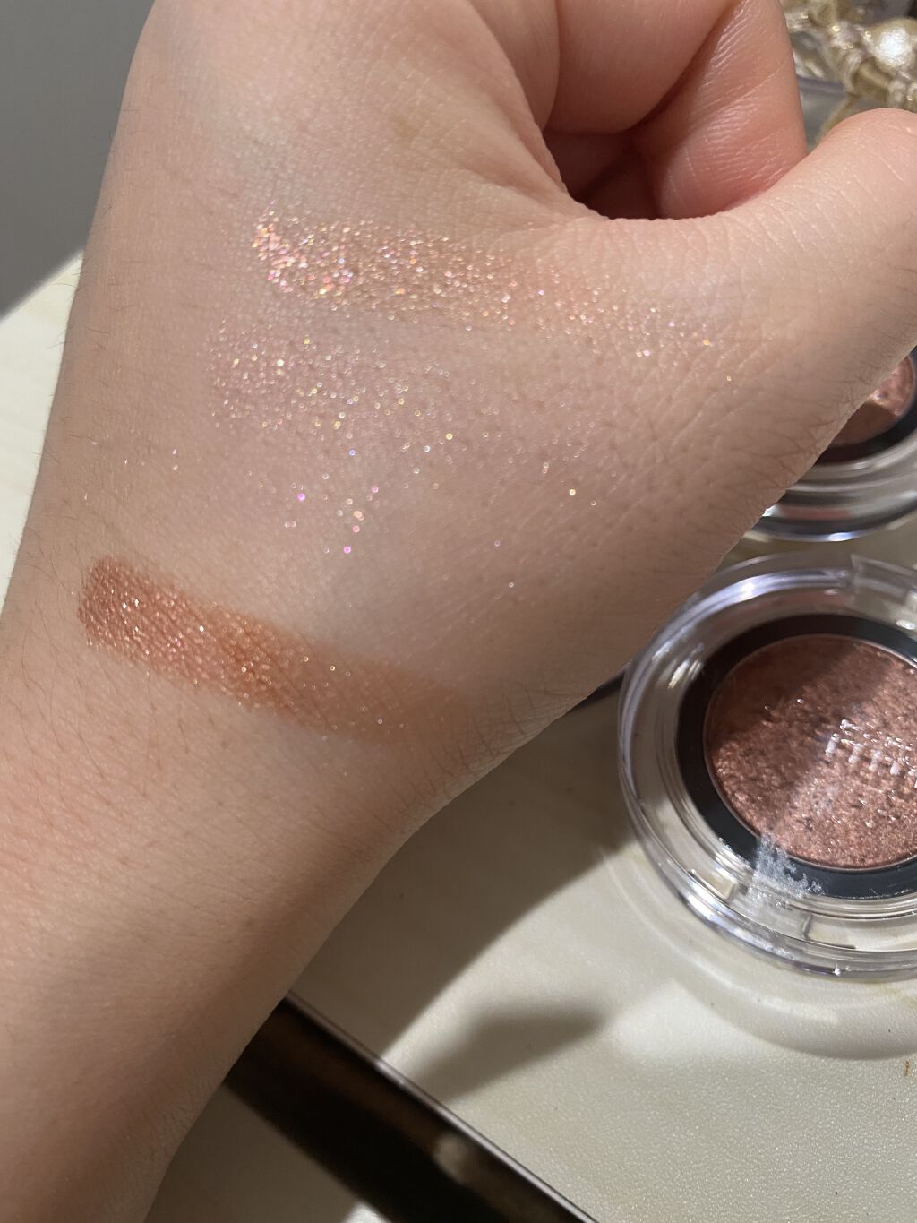 バイフラワーアイシャドウ/ネイチャーリパブリック/単色アイシャドウを使ったクチコミ（2枚目）