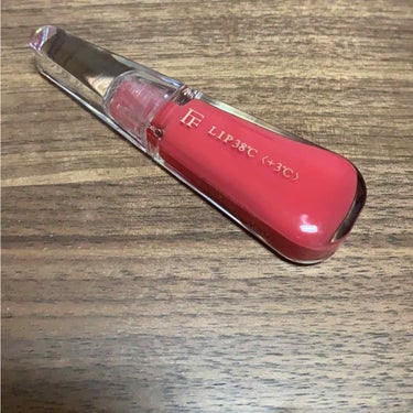 【フローフシ リップトリートメント LIP38℃ +3℃】

ナチュラルなリップグロスが欲しくて買ってみました。
私は色素が薄い唇なので、+3℃にしました💄



これつけると、縦ジワも綺麗になり、
着