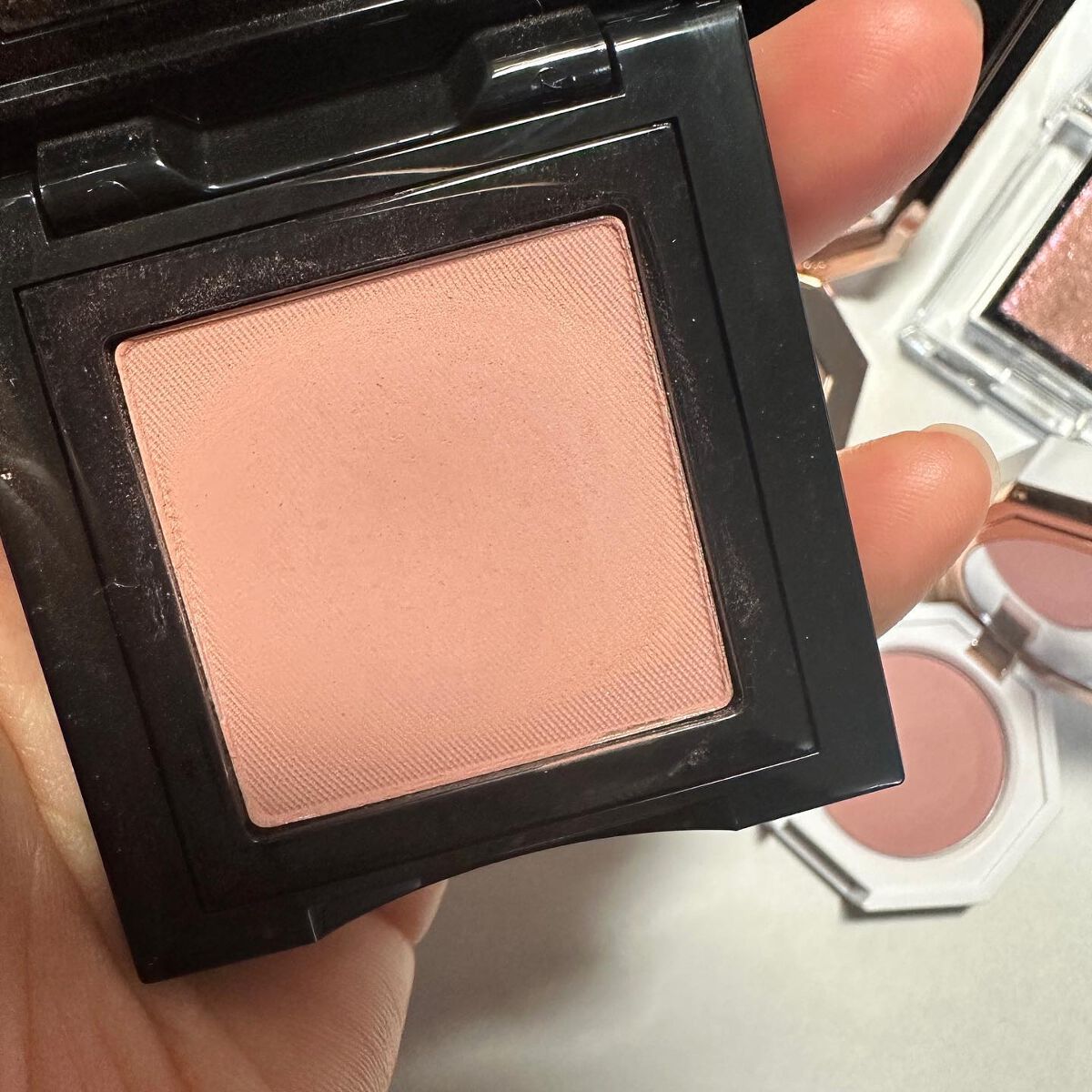 アイシャドウ　 3F アンティークローズ/BOBBI BROWN/単色アイシャドウを使ったクチコミ（3枚目）