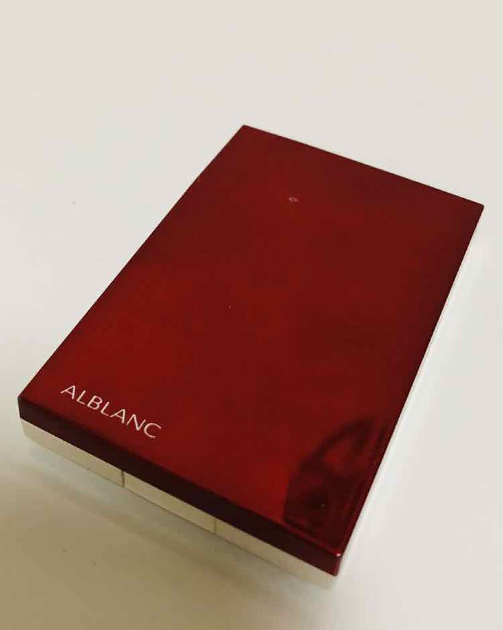 ALBLANC 潤白美肌ブレンドプレストパウダーのクチコミ「ソフィーナ アルブラン 潤白美肌 ブレンドプレストパウダー。

透明感のある明るい「潤白美肌」.....」（2枚目）